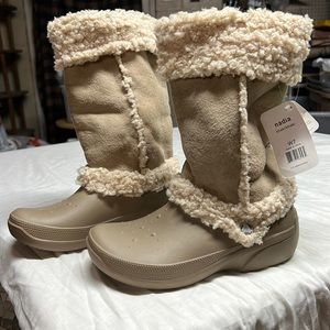 Womens crocs boots size 7